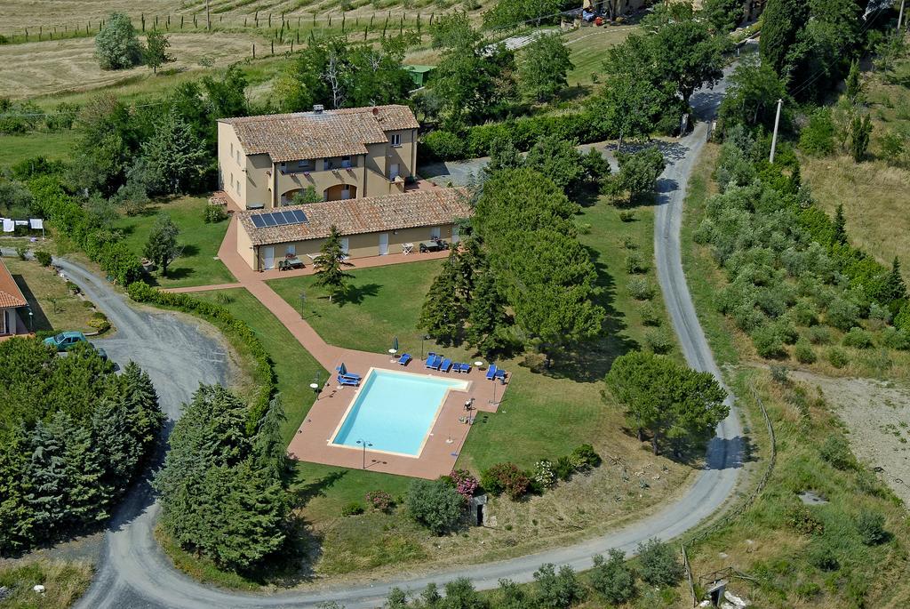 פומרנצה Agriturismo L'Imposto מראה חיצוני תמונה